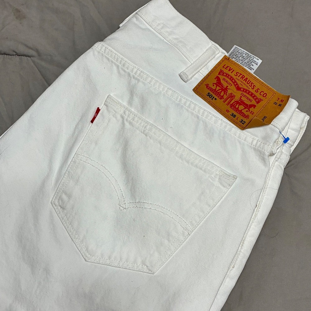 Levis 501 Original Fit White Denim Jeans Mens 38x32 Straight Leg Button Fly